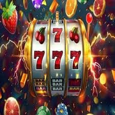 Antarmuka meja Poker Indonesia di platform abadi slot dengan tata letak pemain dan kartu